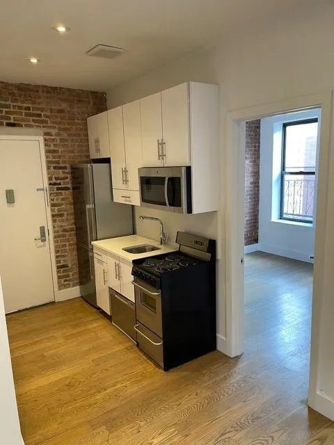 3 Bedroom 1 Bath In Manhattan NY 10002 for Rent