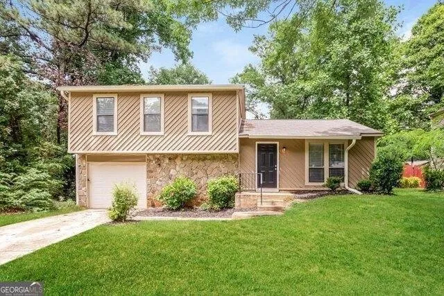 3 Bedroom 2 Bath In Stone Mountain GA 30083 for Rent