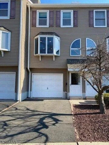 2 Bedroom 1.5 Bath In Rahway NJ 07065 for Rent