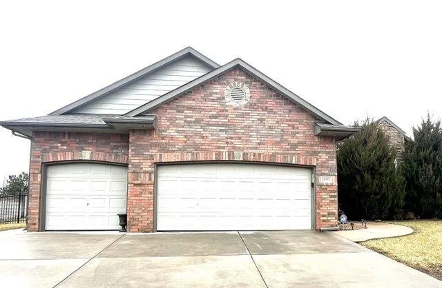 5 Bedroom 3 Bath In Wichita KS 67230 for Rent