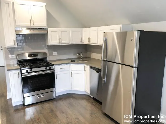 2 Bedroom 1 Bath In Chicago IL 60657 for Rent