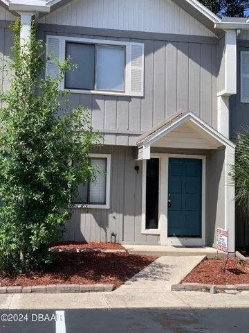 2 Bedroom 2.5 Bath In Port Orange FL 32127 for Rent