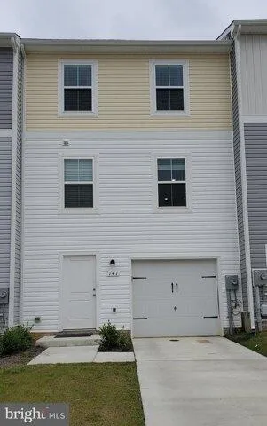 3 Bedroom 2.5 Bath In Hedgesville WV 25427 for Rent