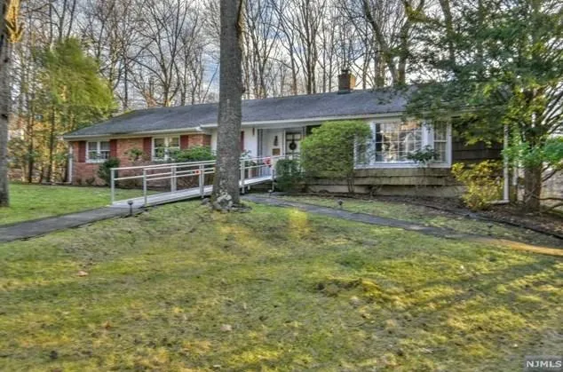 36 Hampshire Hill Rd, Upper Saddle River, NJ 07458 - MLS 23037837 for Sale