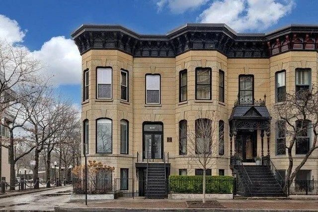 Home For Rent In Chicago, Illinois