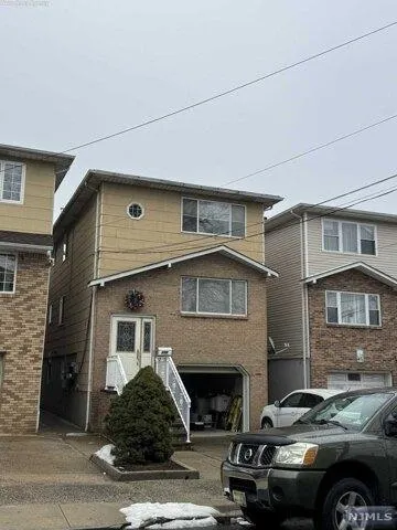 2 Bedroom 1 Bath In Harrison NJ 07029 for Rent