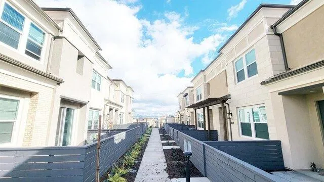3 Bedroom 2.5 Bath In San Marcos CA 92078 for Rent