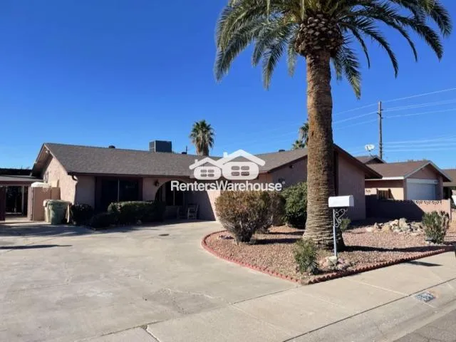 4 Bedroom 2 Bath In Glendale AZ 85302 for Rent