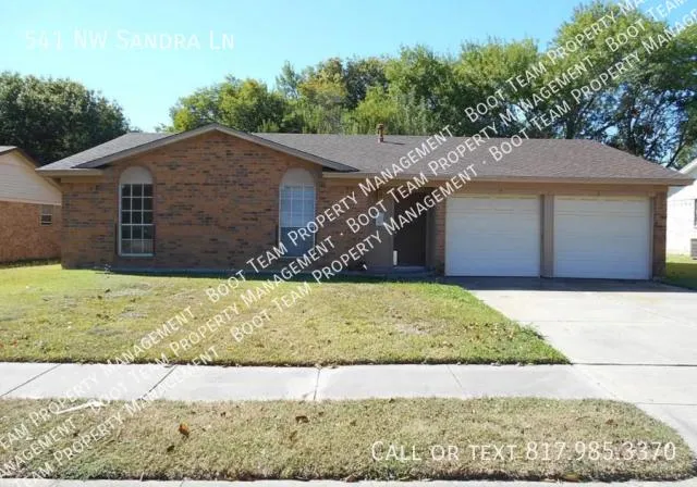 3 Bedroom 2 Bath In Burleson TX 76028 for Rent