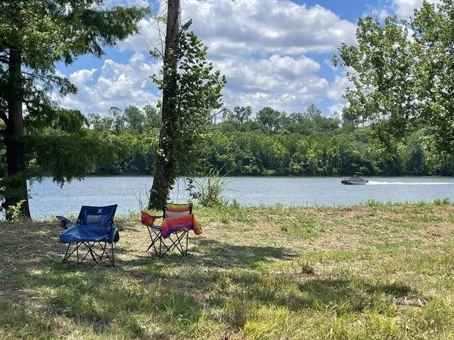 Plot For Sale In Clifton, Tennessee