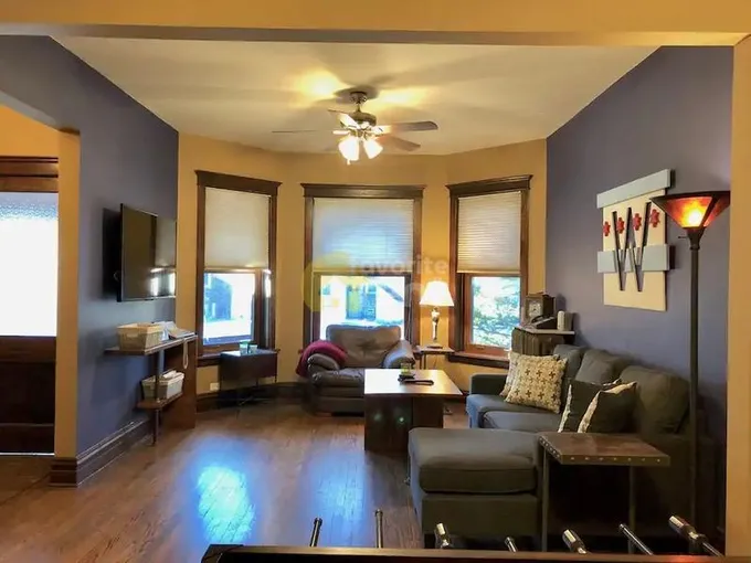 Lakeview, Chicago, beautiful 3 bedroom 2 bathroom house for Rent