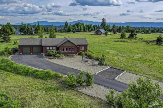 970 Ridge Rd, Mc Call, ID 83638  610534251 for Sale
