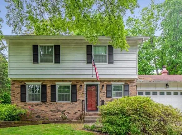 1909 Capri Dr NE Huntsville, AL 35811 - Home For Rent