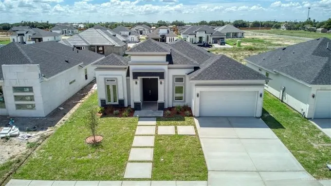 3104 E Zinnia Avenue, Alton, TX 78573 for Sale