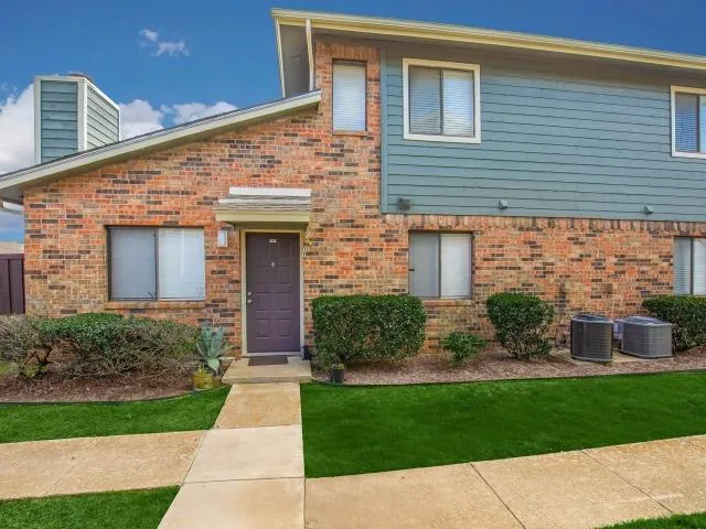 2 Bed 2 Bath $1850 Per Mo for Rent