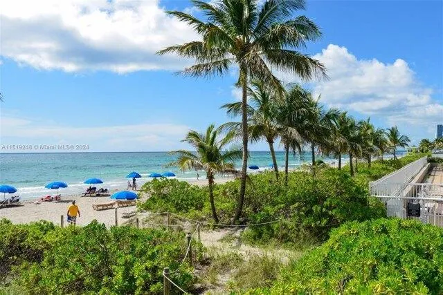 Condo For Rent In Hallandale Beach, Florida