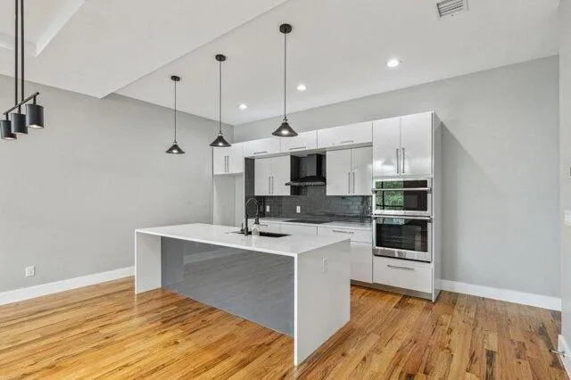 3 Bedroom 3.5 Bath In Dallas TX 75204 for Rent