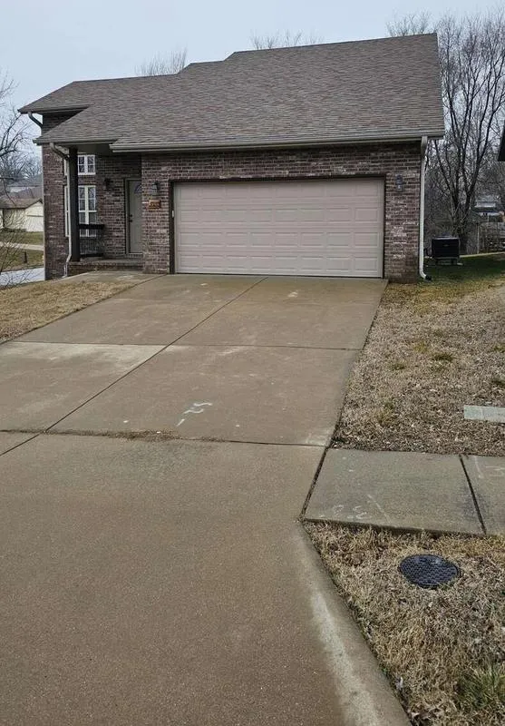 3553 Juniper, Springfield, MO 65804  620990569 for Sale