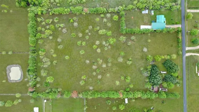 2407 County Road 758, Rosharon, TX 77583 for Sale