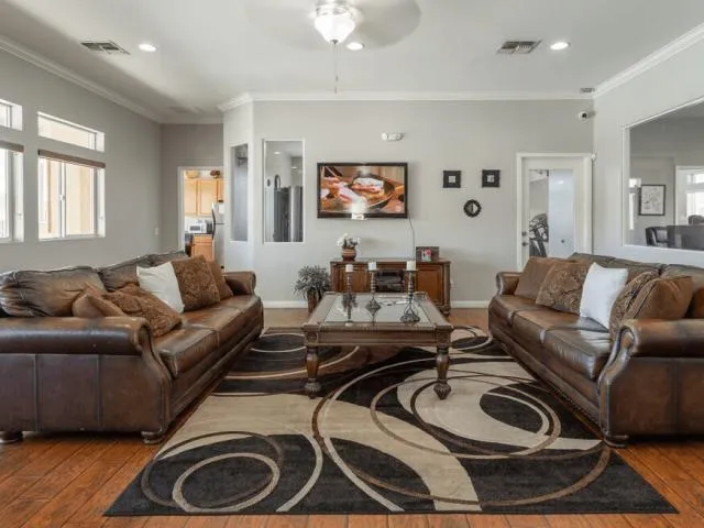 2BD 2BA $2150/Mo for Rent