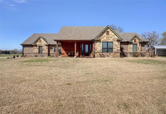 116 Mill Crossing Ln, SPRINGTOWN, TX 76082 for Sale