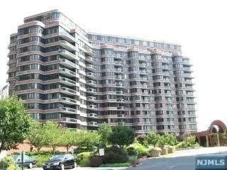 1 Bedroom 1 Bath In Cliffside Park NJ 07010 for Rent