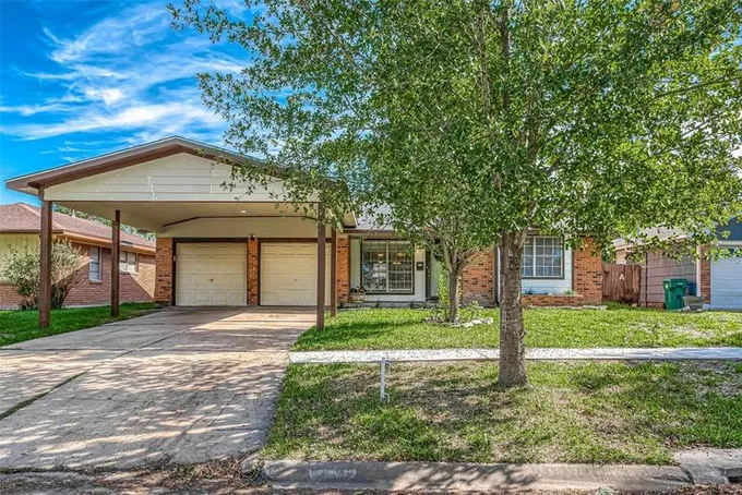 2409 Dewberry Ln, Pasadena, TX 77502 for Sale