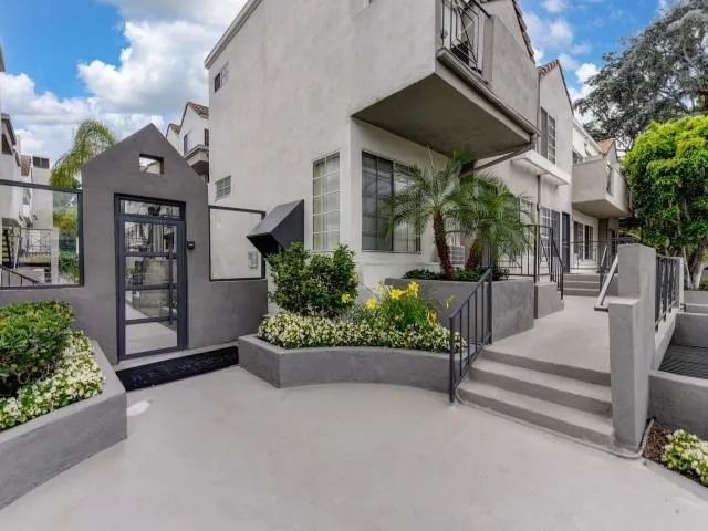 2Bd 3Ba Available Now $2775/mo for Rent