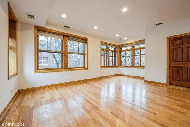 Condo For Rent In Chicago, Illinois