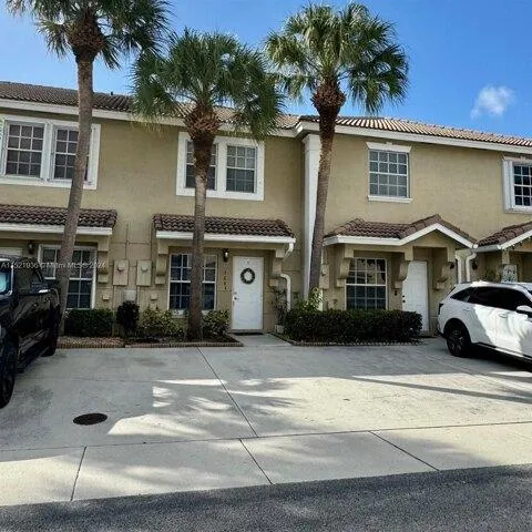 Condo For Sale In Pembroke Pines, Florida