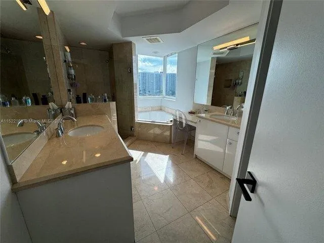 Condo For Sale In Aventura, Florida