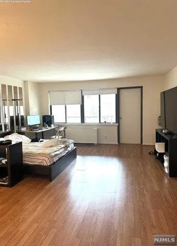 Condo For Rent In Edgewater, New Jersey