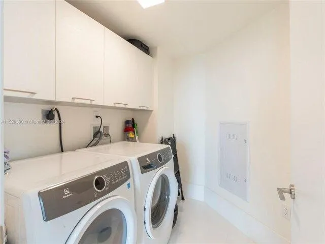 Condo For Sale In Sunny Isles Beach, Florida
