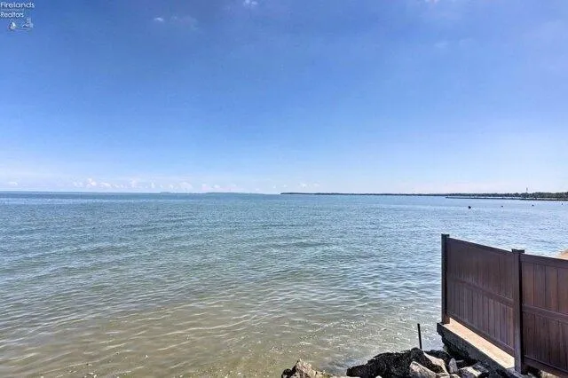 Condo For Sale In Port Clinton, Ohio