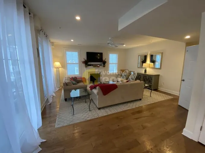 5BR/3BATH condo in Cheyenne for Rent