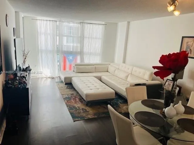 Condo For Sale In Miami Beach, Florida
