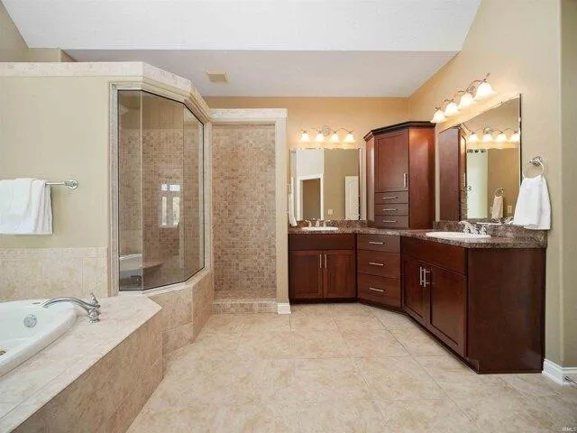 Condo For Sale In Huntertown, Indiana