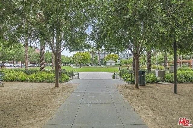 Condo For Rent In Los Angeles, California for Sale