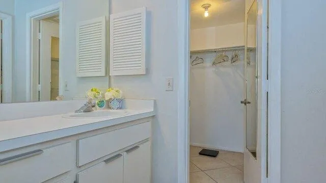 Condo For Sale In Longboat Key, Florida