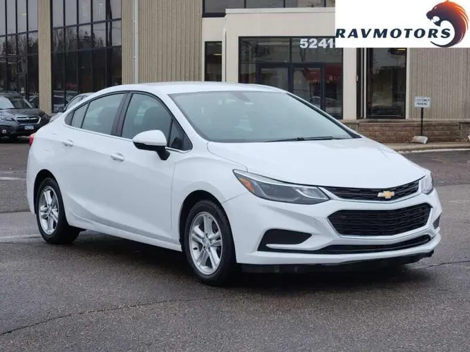 2017 Chevrolet Cruze White, 94K miles for Sale