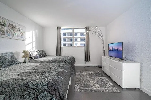 Condo For Sale In Hollywood, Florida