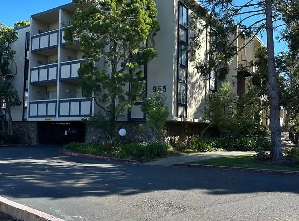 955 Shorepoint Ct unit 210 Alameda, CA 94501 - Home For Rent