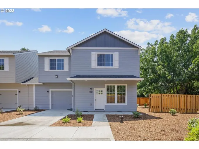 2105 SE 110th AVE, Portland OR 97216 for Sale