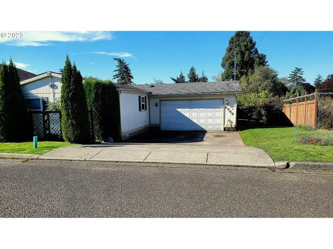 2705 34th ST, Coos Bay OR 97420 for Sale