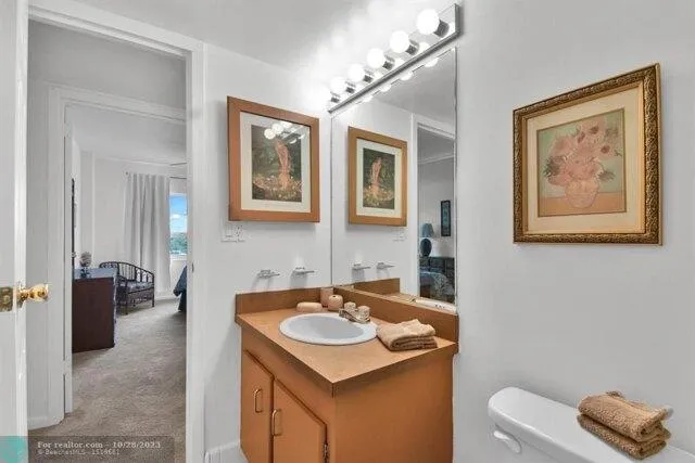 Condo For Sale In Oakland Park, Florida