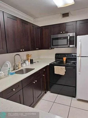 Condo For Sale In Deerfield Beach, Florida