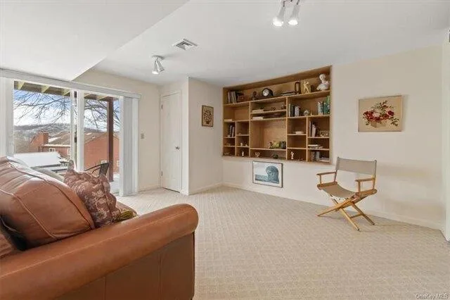 Condo For Sale In Southeast, New York