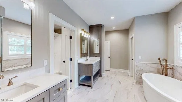 Condo For Sale In Aurora, Ohio