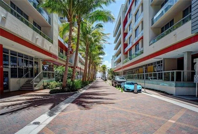 Condo For Sale In Hollywood, Florida