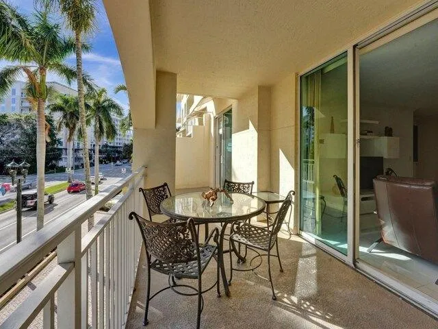 Condo For Sale In Boca Raton, Florida